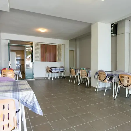 5263b Apartamento Tučepi